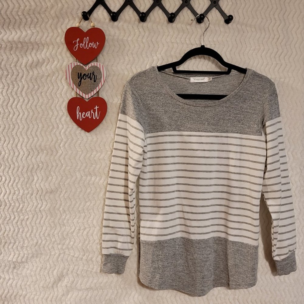 Vemvan LongSleeve Knit Top Size Small